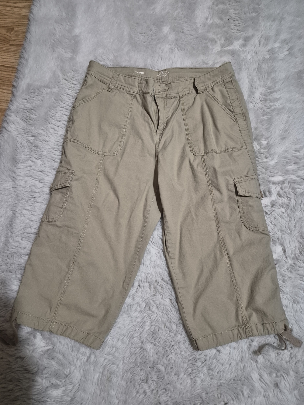 Casual Cargo Capris in Khaki